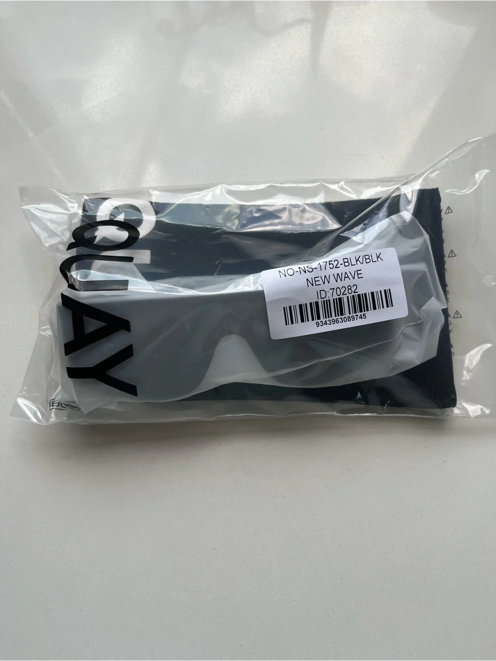 NWT! QUAY New Wave Shield Sunglasses Black Frame / Black Lens
